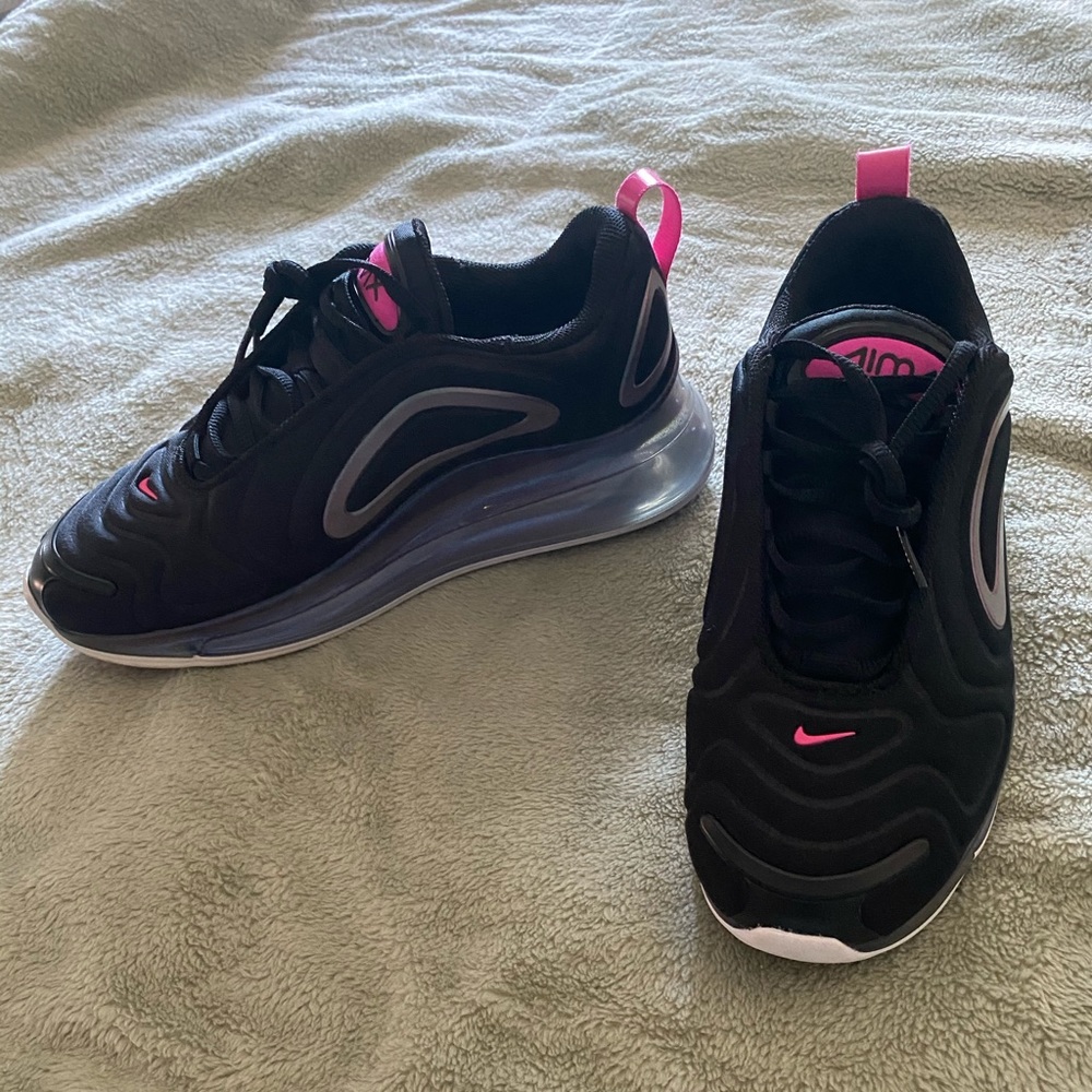 Women’s Nike Air Max 720 SE